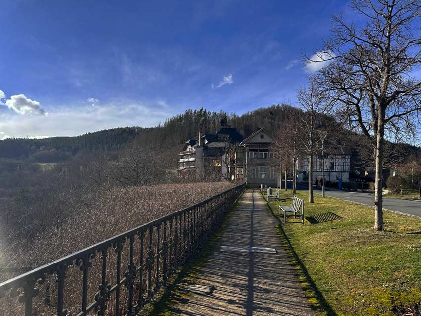 Hotel weißer Hirsch von außen